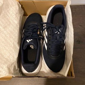 New in box men’s size 10 adidas Runfalcon 3.0
